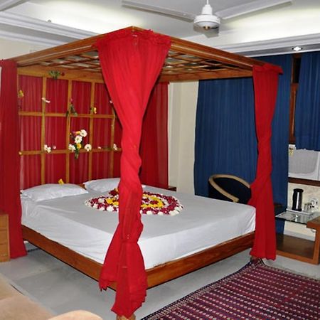 Hotel Aashish Jaipur Buitenkant foto