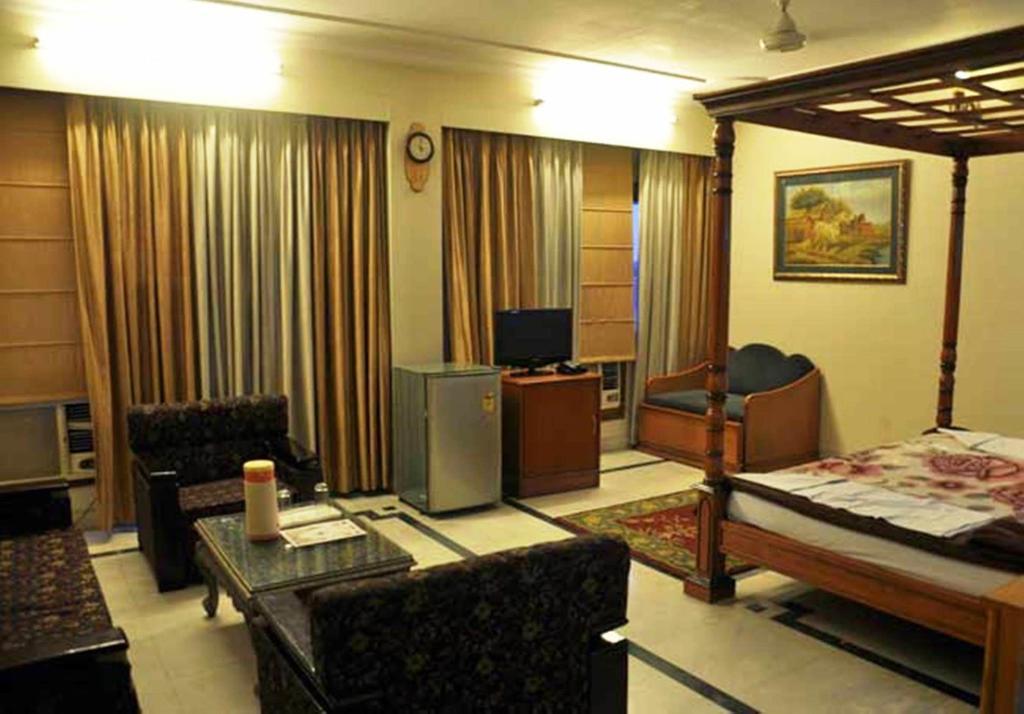 Hotel Aashish Jaipur Buitenkant foto