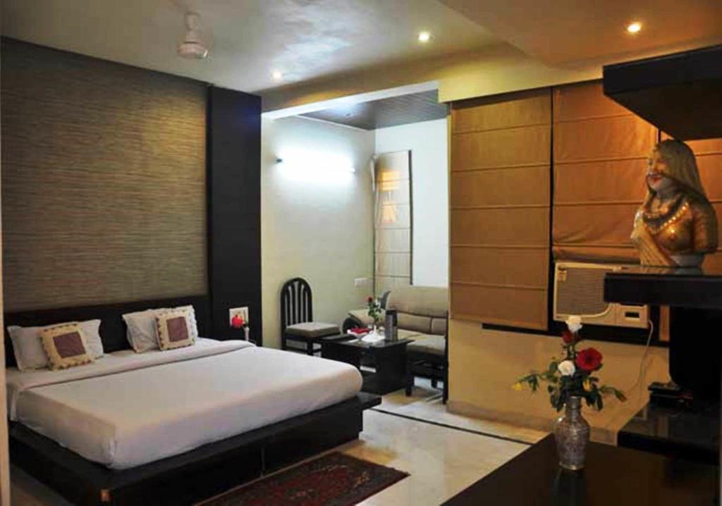 Hotel Aashish Jaipur Buitenkant foto