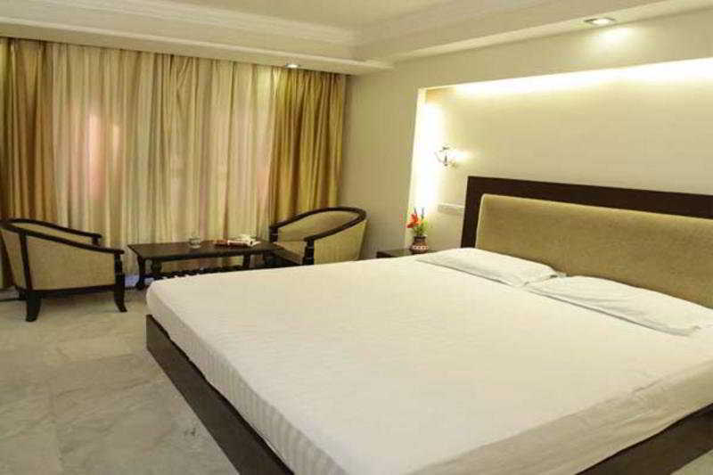Hotel Aashish Jaipur Buitenkant foto