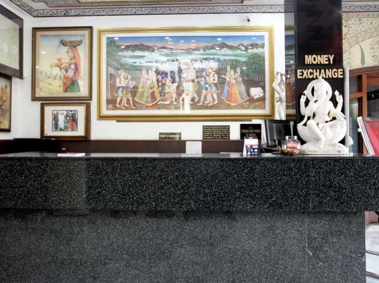 Hotel Aashish Jaipur Buitenkant foto